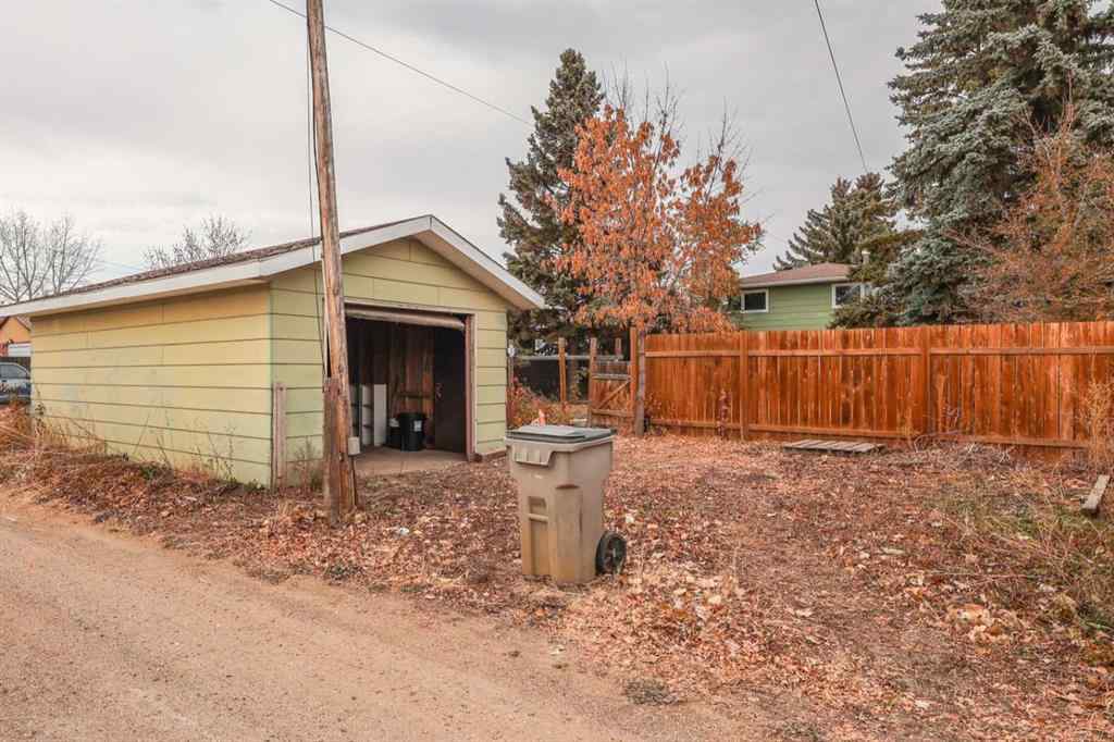 MLS® A2266934 - 6117 51 Avenue  in Rosedale Stettler, Residential