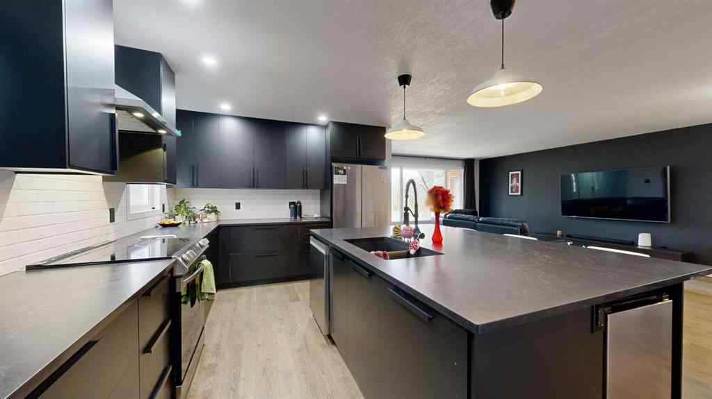 MLS® A2266934 - 6117 51 Avenue  in Rosedale Stettler, Residential