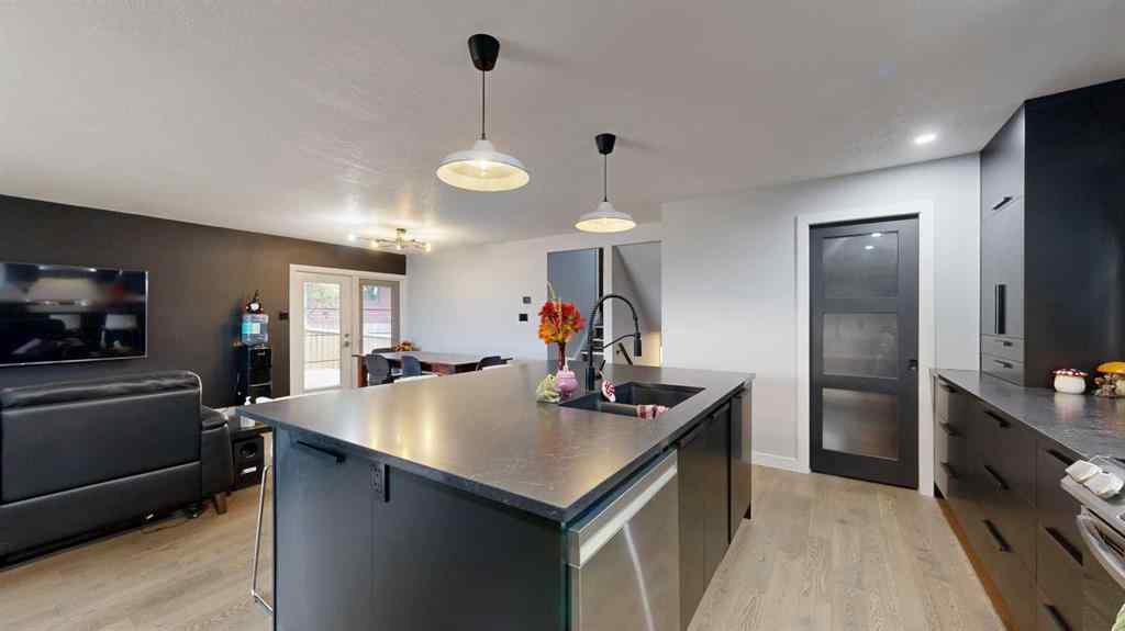 MLS® A2266934 - 6117 51 Avenue  in Rosedale Stettler, Residential