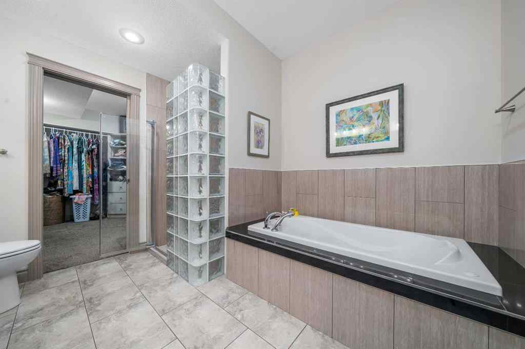 MLS® A2266936 - 30 Palisades Mews NE in Northeast Crescent Heights Medicine Hat, Residential