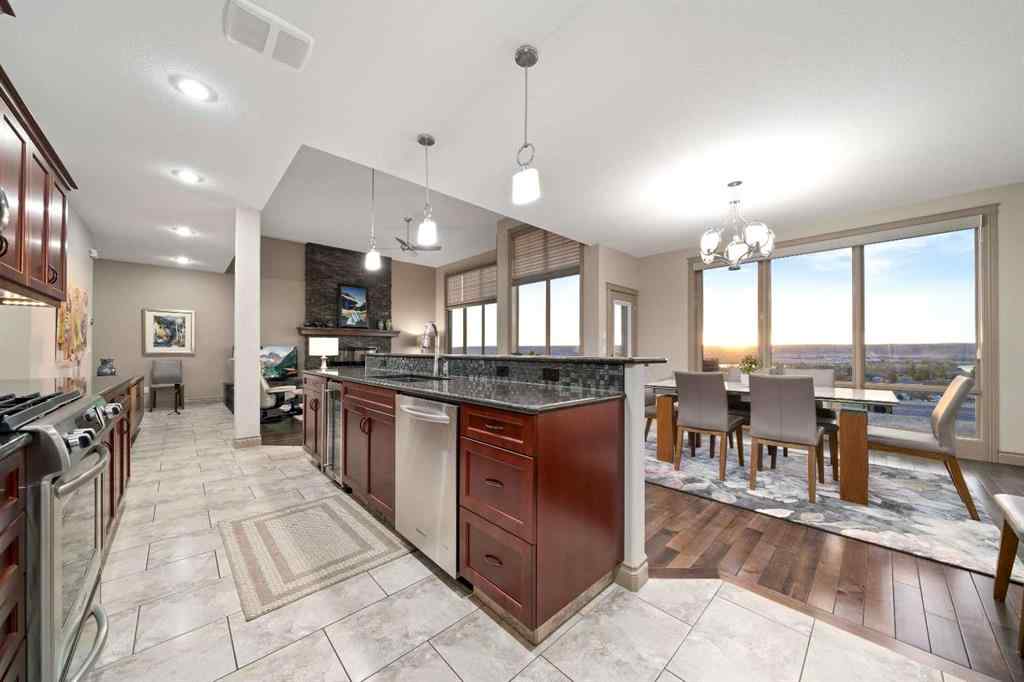 MLS® A2266936 - 30 Palisades Mews NE in Northeast Crescent Heights Medicine Hat, Residential