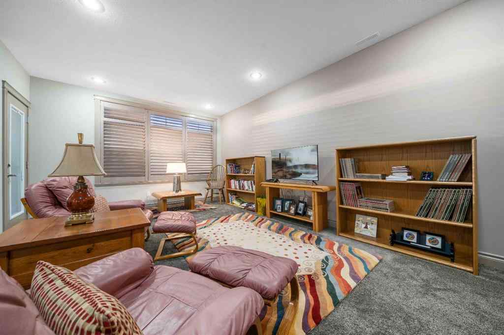 MLS® A2266936 - 30 Palisades Mews NE in Northeast Crescent Heights Medicine Hat, Residential