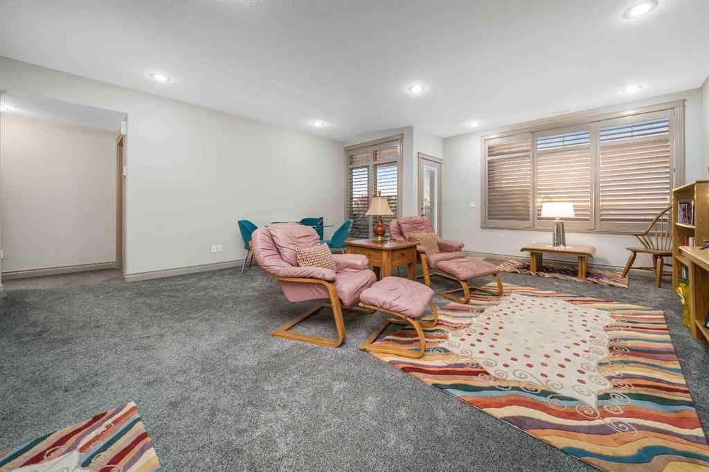 MLS® A2266936 - 30 Palisades Mews NE in Northeast Crescent Heights Medicine Hat, Residential