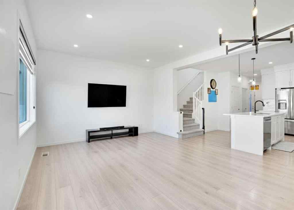 MLS® A2266938 - 1517 Bayview Point SW in Bayview Airdrie, Residential