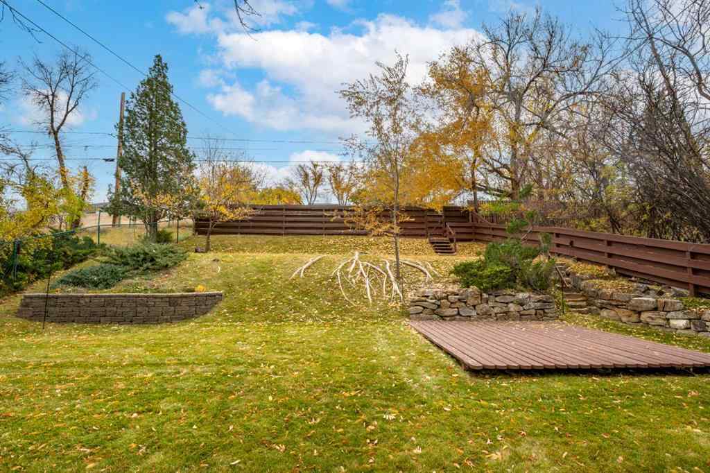 MLS® A2266939 - 61 2 Street SW in SW Hill Medicine Hat, Residential