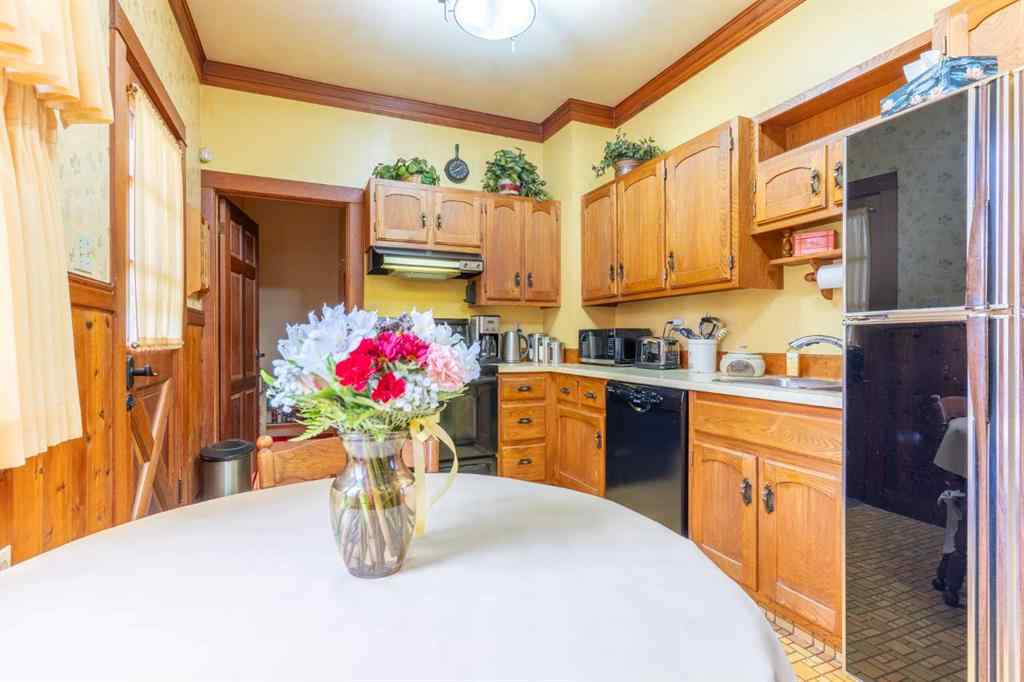 MLS® A2266939 - 61 2 Street SW in SW Hill Medicine Hat, Residential