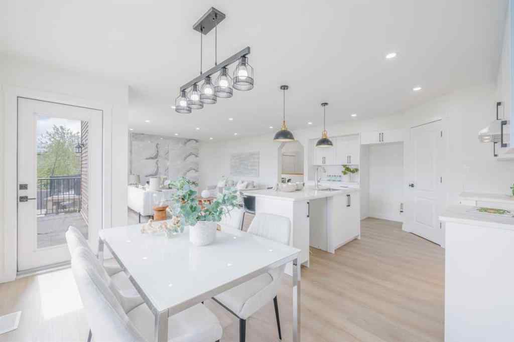 MLS® A2266940 - 208 Coopers Hill SW in Coopers Crossing Airdrie, Residential