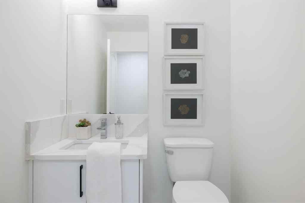 MLS® A2266940 - 208 Coopers Hill SW in Coopers Crossing Airdrie, Residential