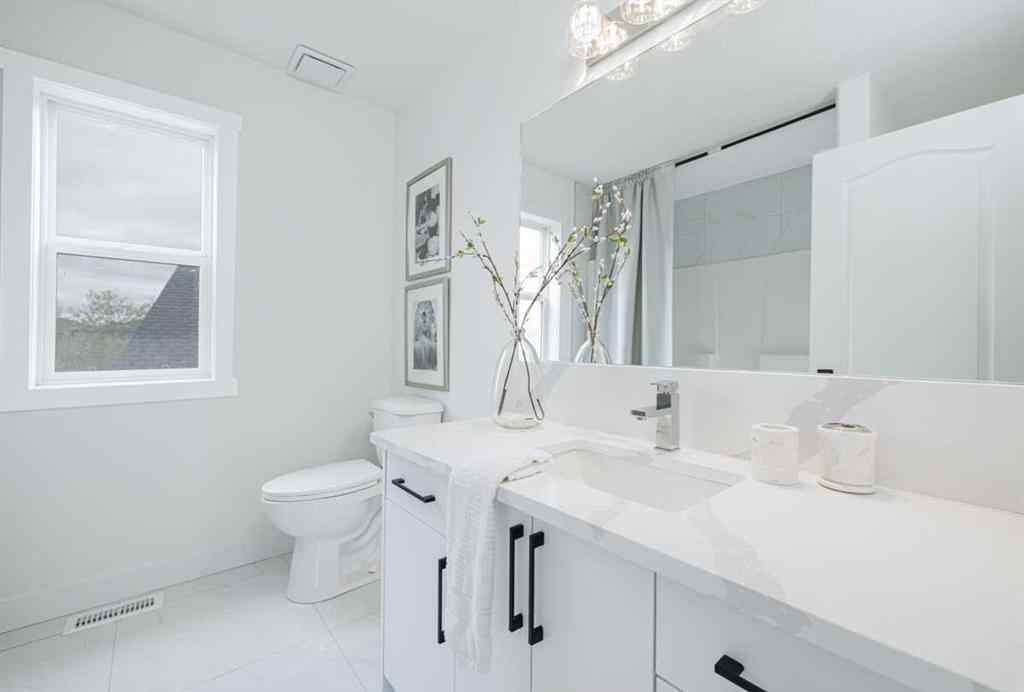 MLS® A2266940 - 208 Coopers Hill SW in Coopers Crossing Airdrie, Residential