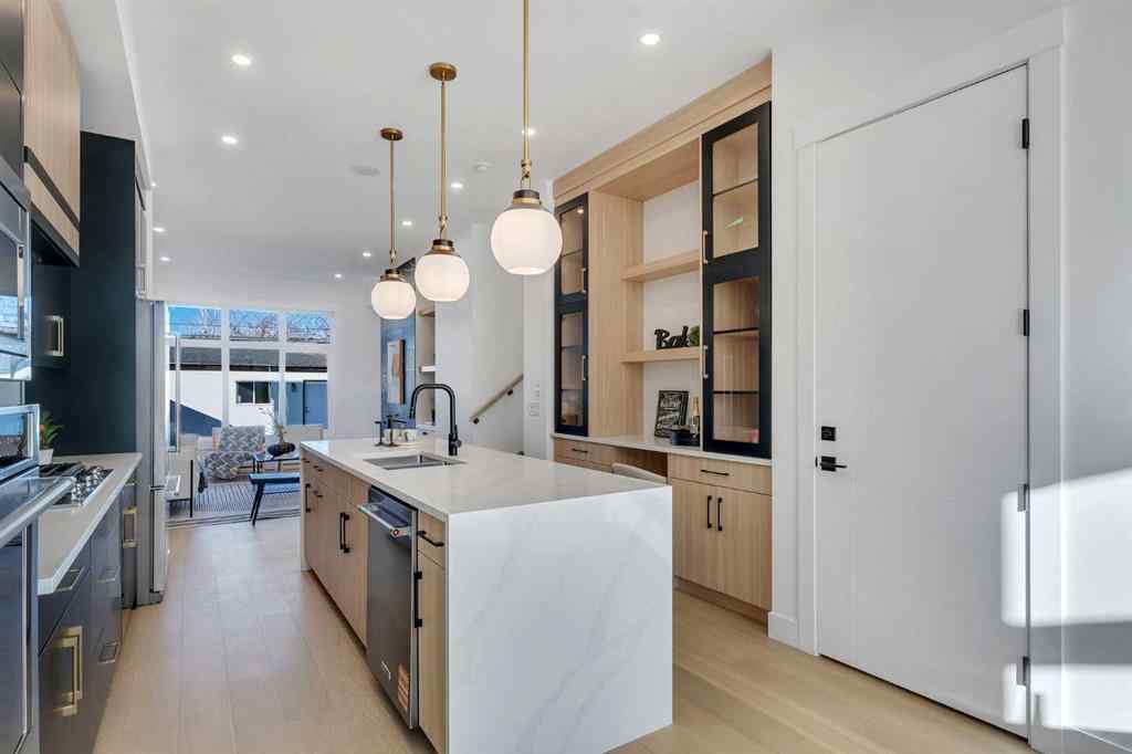 MLS® A2266951 - 454 22 Avenue NE in Winston Heights/Mountview Calgary, Residential