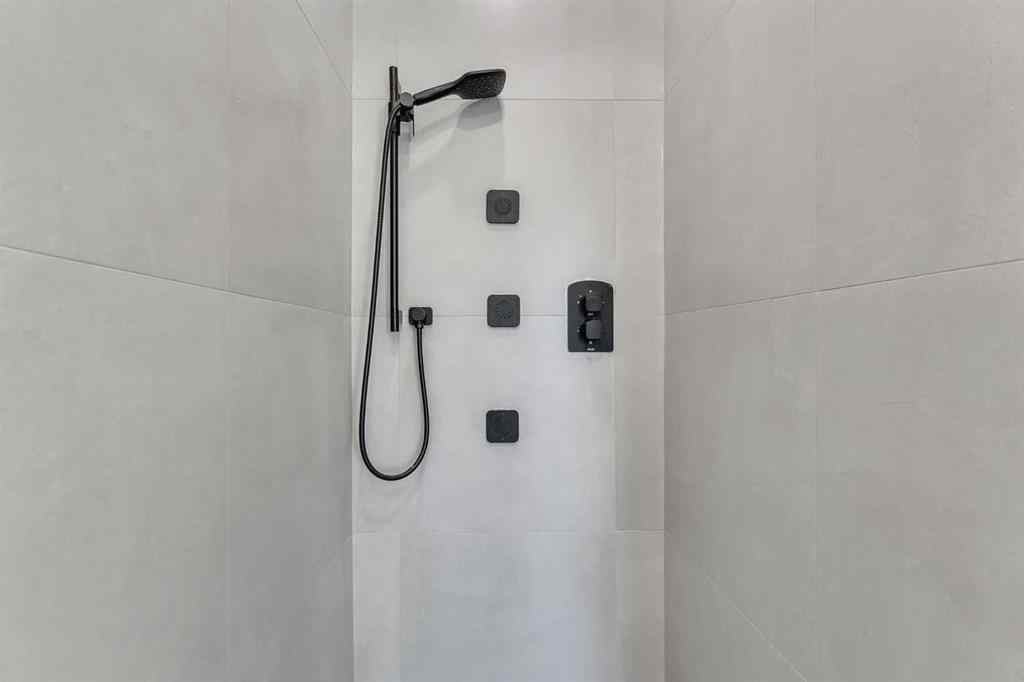 MLS® A2266951 - 454 22 Avenue NE in Winston Heights/Mountview Calgary, Residential