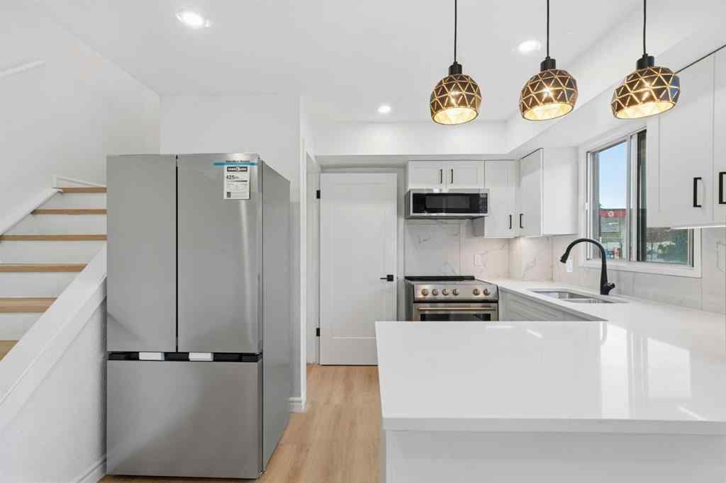 MLS&reg; # A2266952 - Unit #3 2804 17 Avenue SW in Shaganappi Calgary, Residential Open Houses