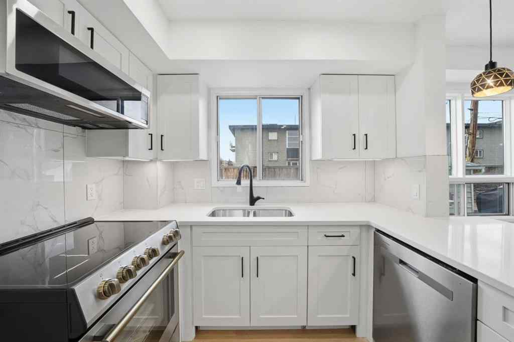 MLS&reg; # A2266952 - Unit #3 2804 17 Avenue SW in Shaganappi Calgary, Residential Open Houses