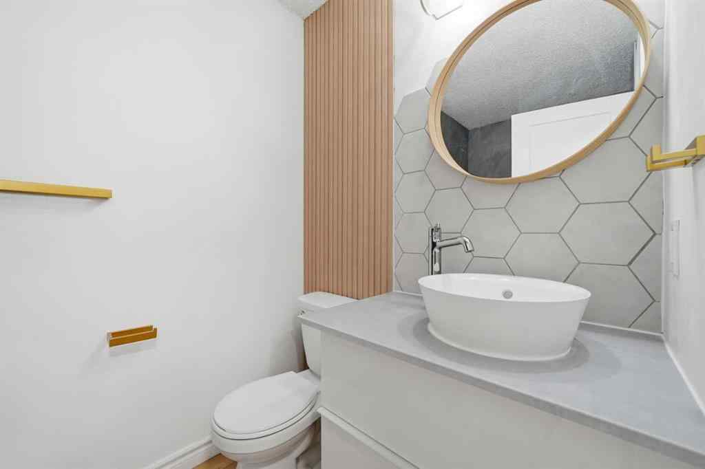 MLS&reg; # A2266952 - Unit #3 2804 17 Avenue SW in Shaganappi Calgary, Residential Open Houses