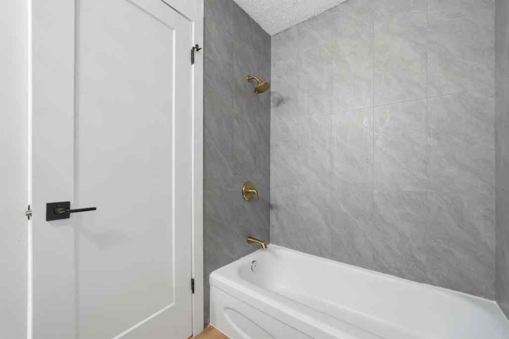 MLS&reg; # A2266952 - Unit #3 2804 17 Avenue SW in Shaganappi Calgary, Residential Open Houses