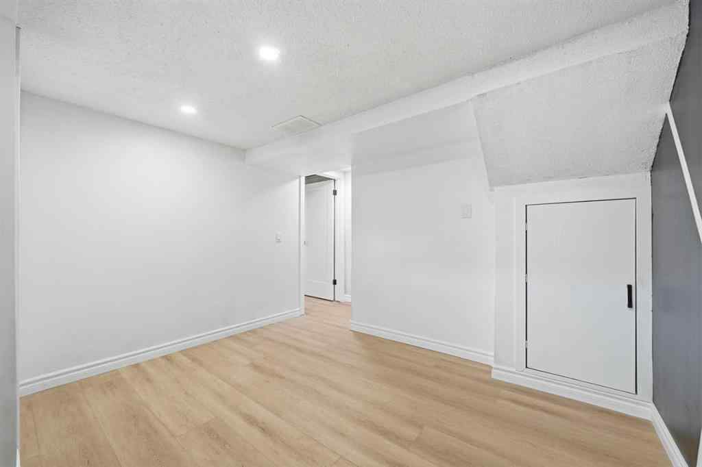 MLS&reg; # A2266952 - Unit #3 2804 17 Avenue SW in Shaganappi Calgary, Residential Open Houses