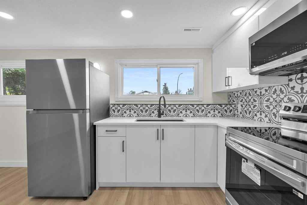 MLS® A2266957 - 220 60 Street SE in Penbrooke Meadows Calgary, Residential