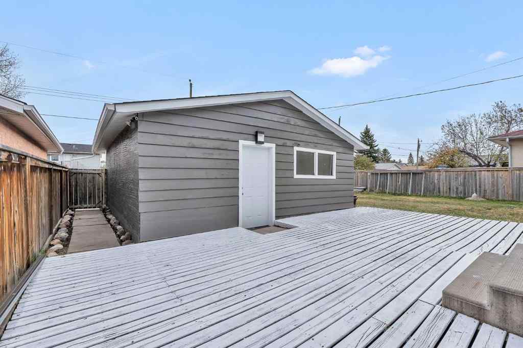 MLS® A2266957 - 220 60 Street SE in Penbrooke Meadows Calgary, Residential