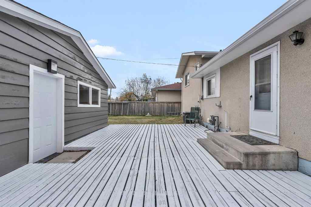 MLS® A2266957 - 220 60 Street SE in Penbrooke Meadows Calgary, Residential