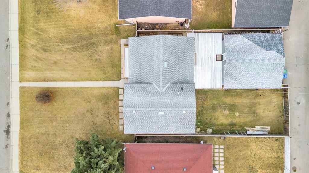 MLS® A2266957 - 220 60 Street SE in Penbrooke Meadows Calgary, Residential