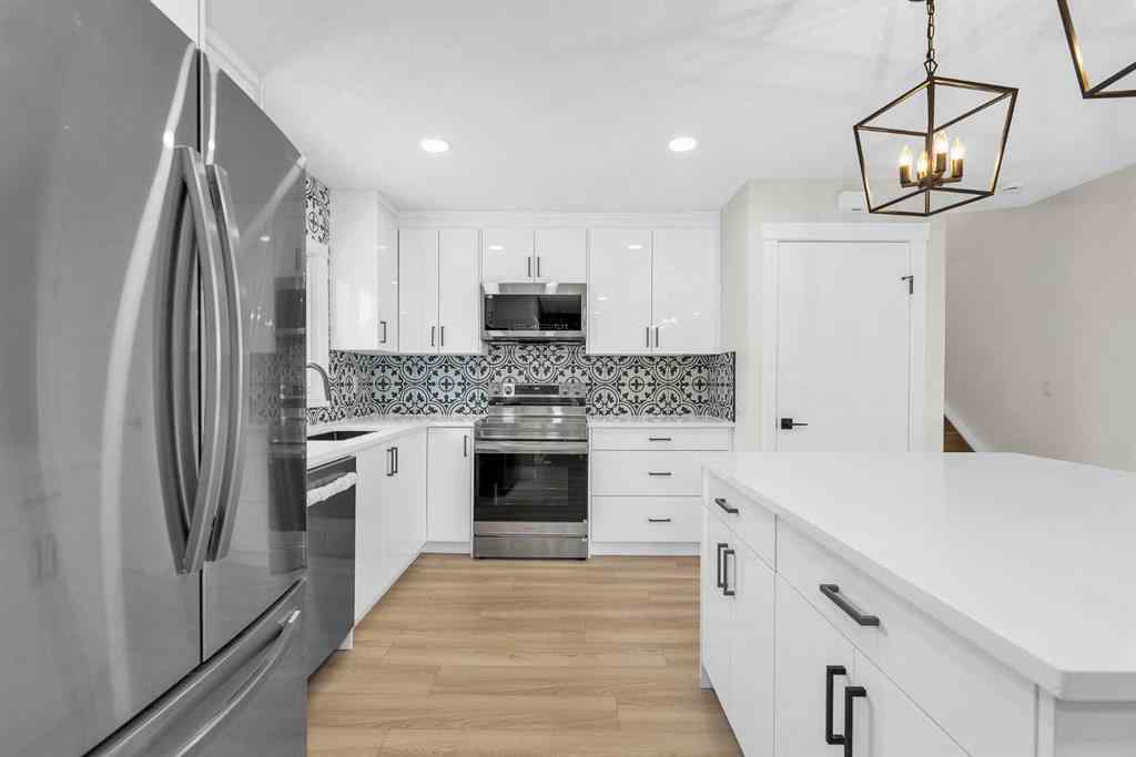 MLS® A2266957 - 220 60 Street SE in Penbrooke Meadows Calgary, Residential