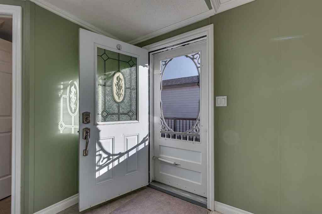 MLS® A2266960 - 18 McKay Place  in Mckay Ranch Blackfalds, Mobile