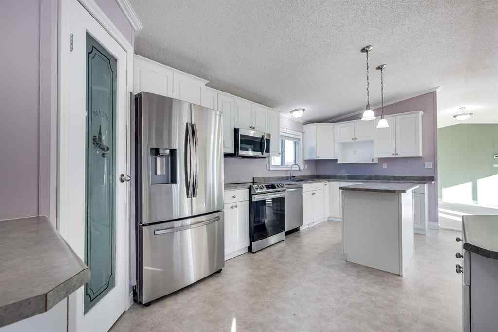 MLS® A2266960 - 18 McKay Place  in Mckay Ranch Blackfalds, Mobile