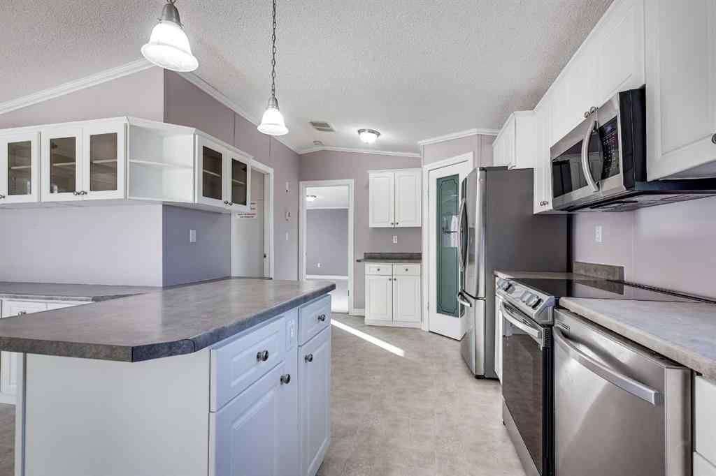 MLS® A2266960 - 18 McKay Place  in Mckay Ranch Blackfalds, Mobile