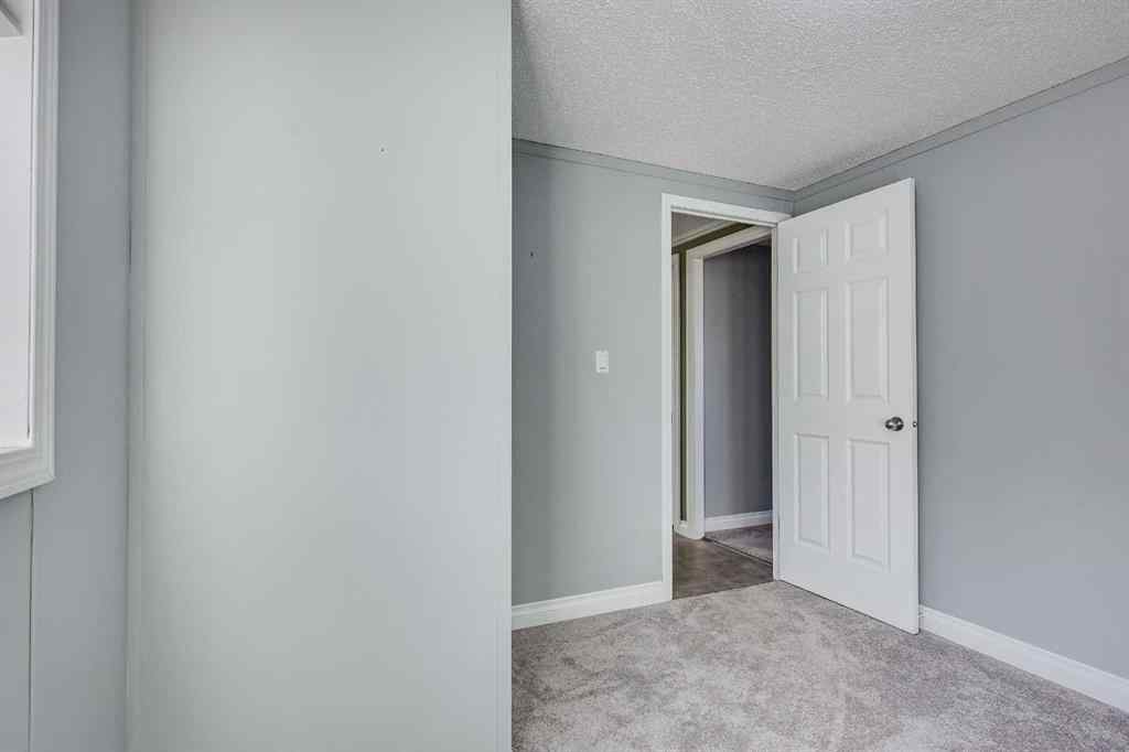 MLS® A2266960 - 18 McKay Place  in Mckay Ranch Blackfalds, Mobile