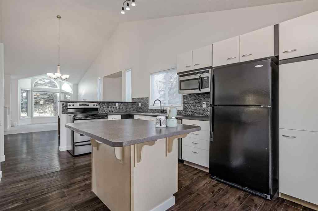 MLS® A2266962 - 8 Millbank Road SW in Millrise Calgary, Residential