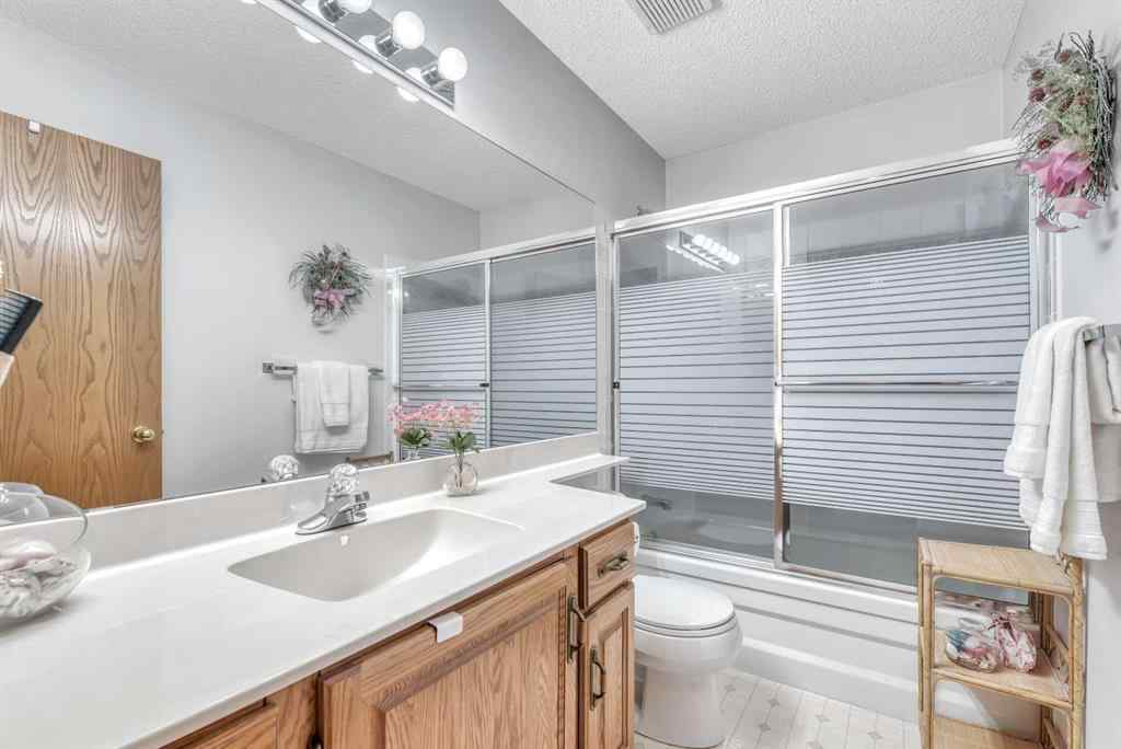 MLS® A2266967 - 517 Lakeside Greens Place  in Lakeside Greens Chestermere, Residential