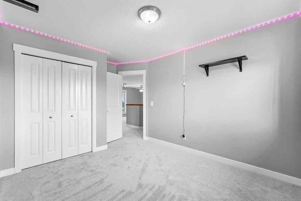 MLS® A2266971 - 276 Oakmere Close  in Westmere Chestermere, Residential