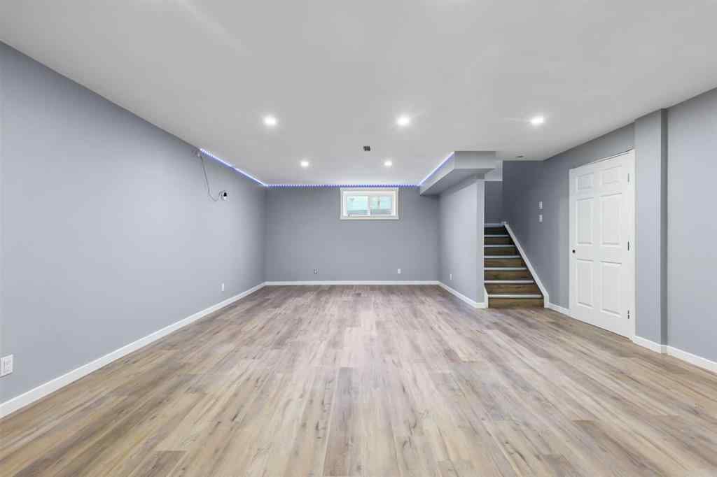 MLS® A2266971 - 276 Oakmere Close  in Westmere Chestermere, Residential