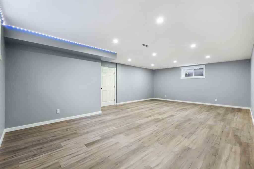 MLS® A2266971 - 276 Oakmere Close  in Westmere Chestermere, Residential