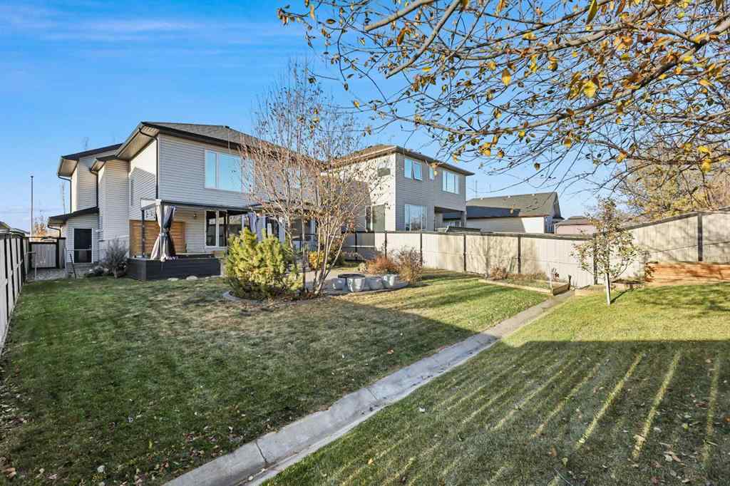 MLS® A2266971 - 276 Oakmere Close  in Westmere Chestermere, Residential