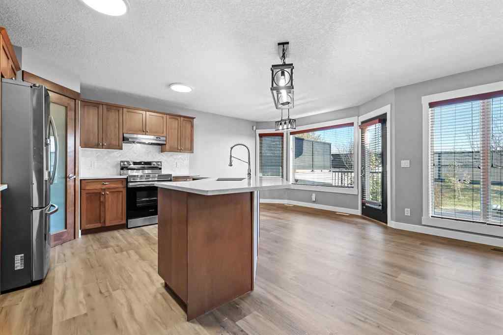 MLS® A2266971 - 276 Oakmere Close  in Westmere Chestermere, Residential