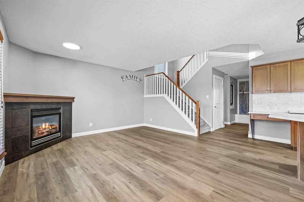MLS® A2266971 - 276 Oakmere Close  in Westmere Chestermere, Residential