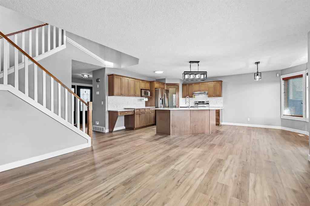 MLS® A2266971 - 276 Oakmere Close  in Westmere Chestermere, Residential