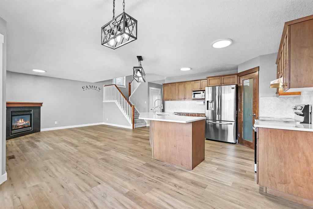 MLS® A2266971 - 276 Oakmere Close  in Westmere Chestermere, Residential