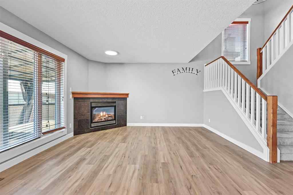 MLS® A2266971 - 276 Oakmere Close  in Westmere Chestermere, Residential