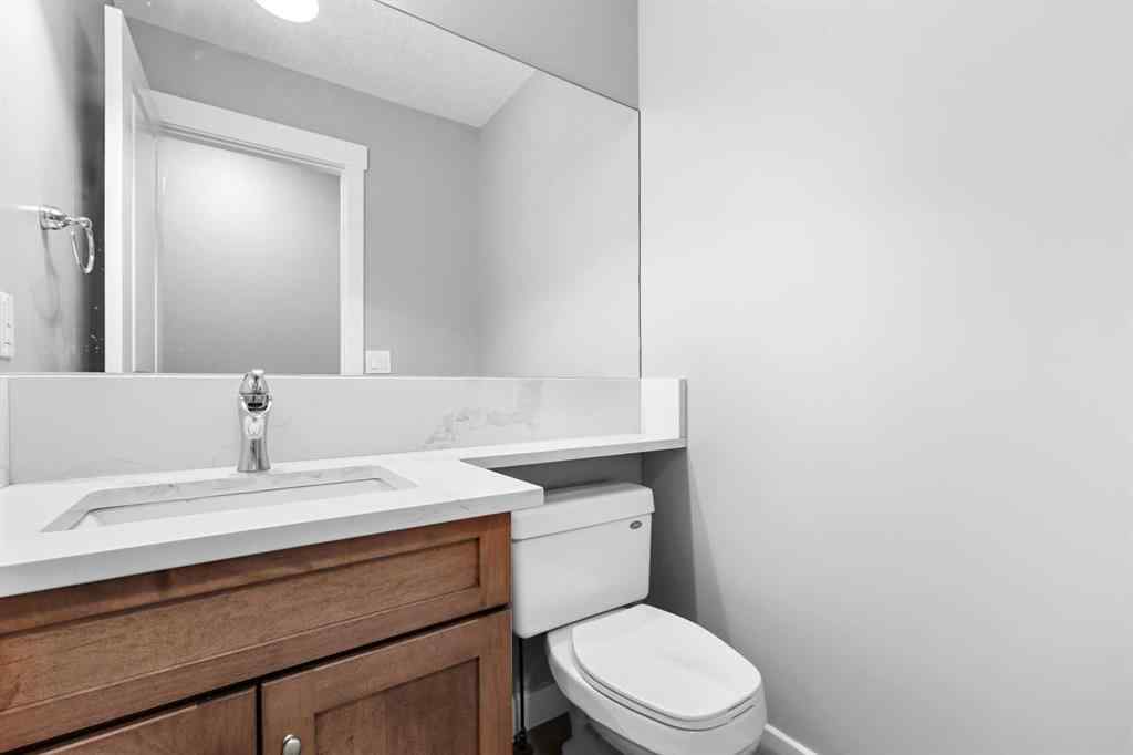 MLS® A2266971 - 276 Oakmere Close  in Westmere Chestermere, Residential