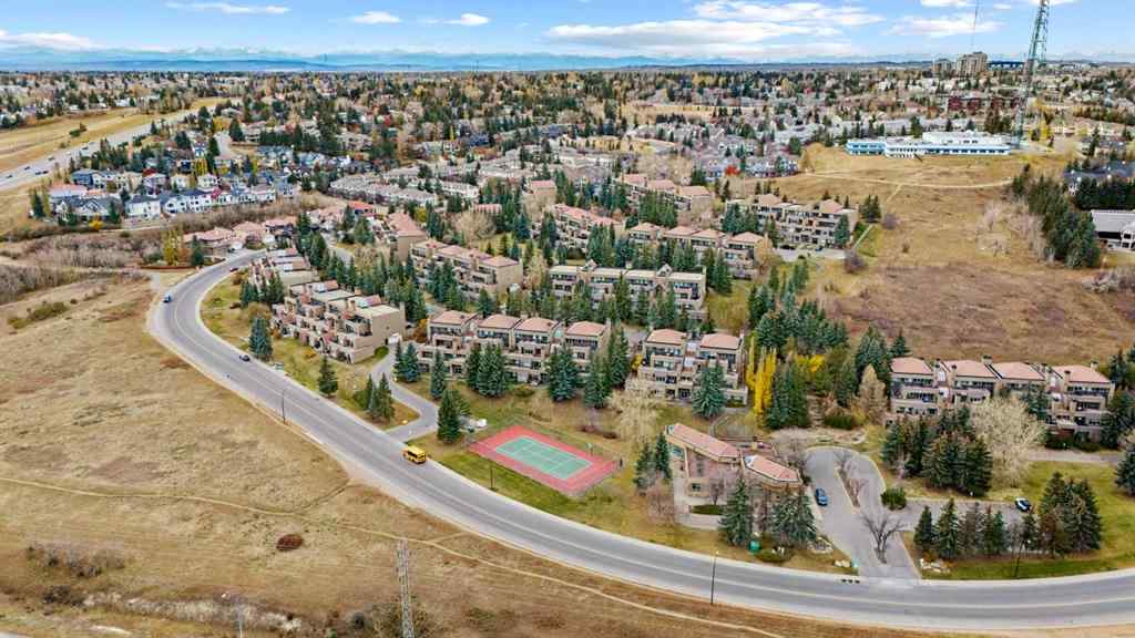 MLS® A2266973 - Unit #10 105 Village Heights SW in Patterson Calgary, Residential