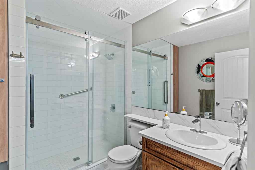 MLS® A2266973 - Unit #10 105 Village Heights SW in Patterson Calgary, Residential