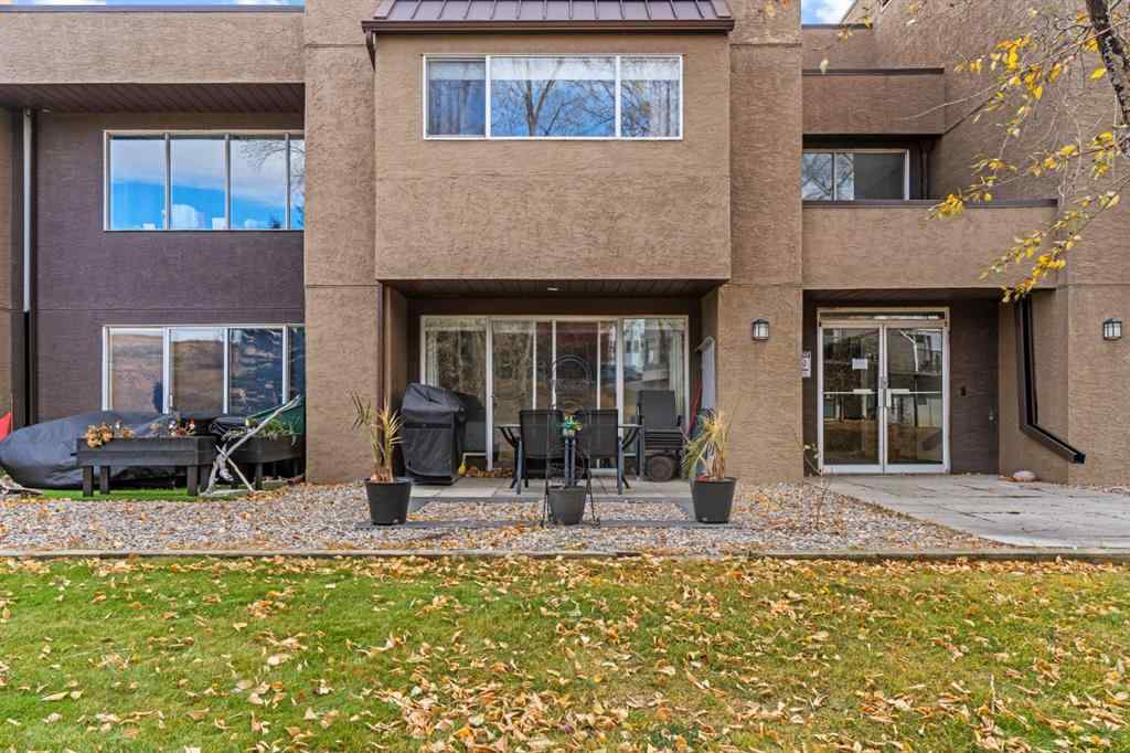 MLS® A2266973 - Unit #10 105 Village Heights SW in Patterson Calgary, Residential