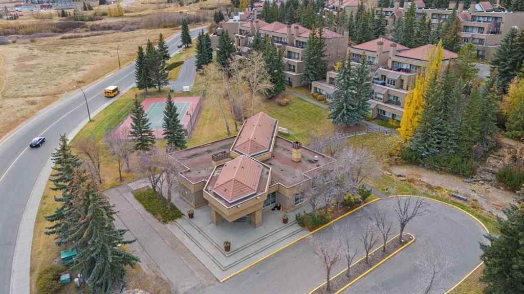 MLS® A2266973 - Unit #10 105 Village Heights SW in Patterson Calgary, Residential