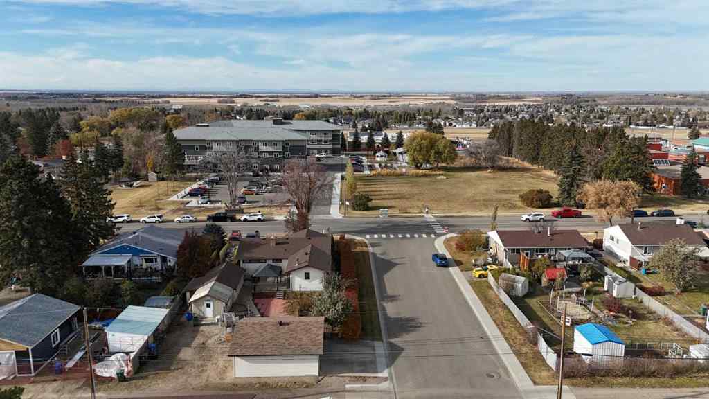 MLS® A2266976 - 4044 50 Avenue  in South Innisfail Innisfail, Residential