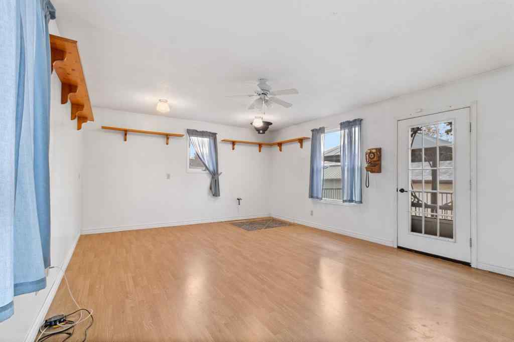 MLS® A2266976 - 4044 50 Avenue  in South Innisfail Innisfail, Residential