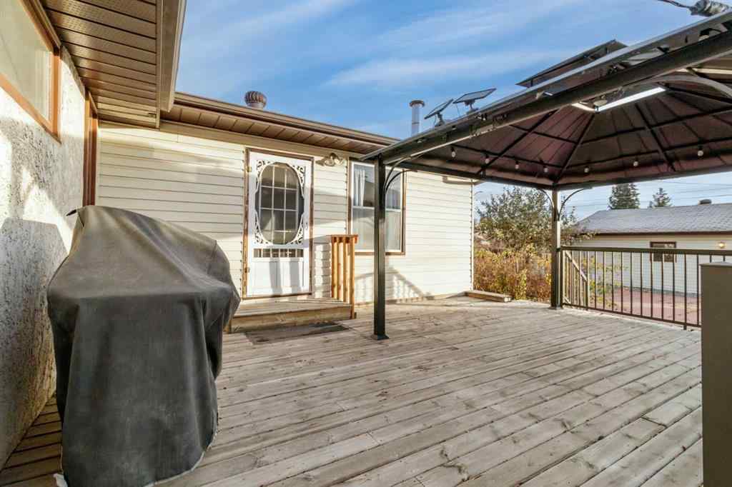 MLS® A2266976 - 4044 50 Avenue  in South Innisfail Innisfail, Residential