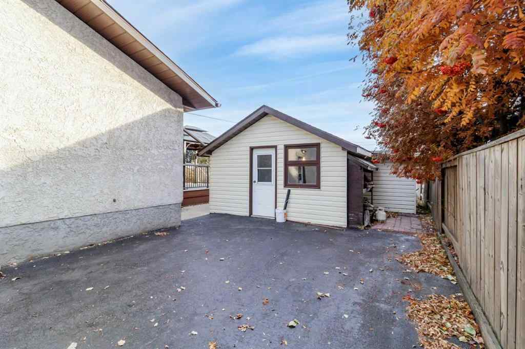 MLS® A2266976 - 4044 50 Avenue  in South Innisfail Innisfail, Residential