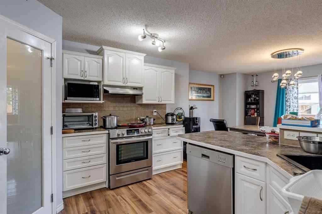 MLS® A2266980 - 47 Westmount Road  in Westridge Okotoks, Residential